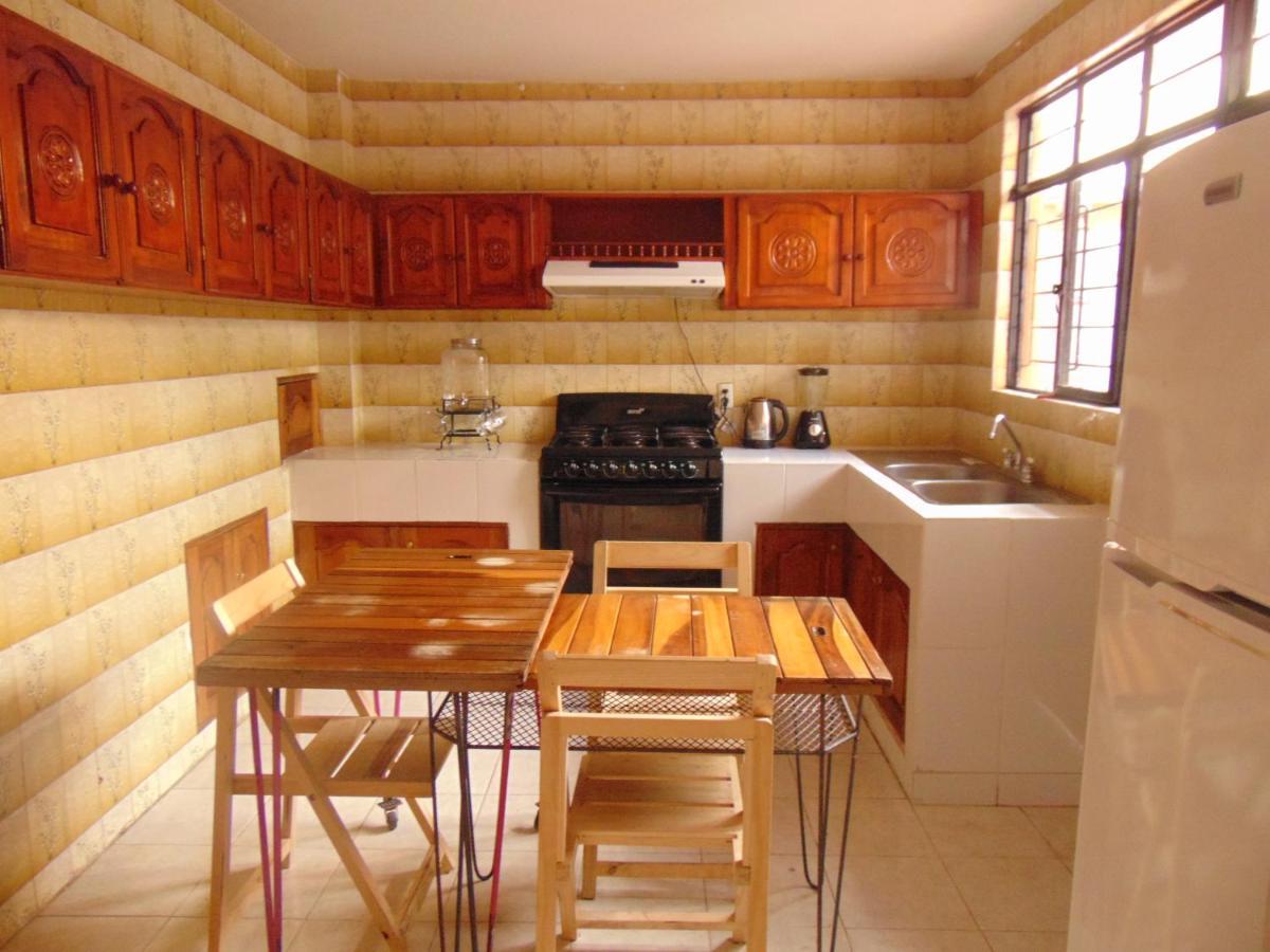Bed and Breakfast Kaza Muta Сан-Кристобаль-де-Ла-Касас Экстерьер фото