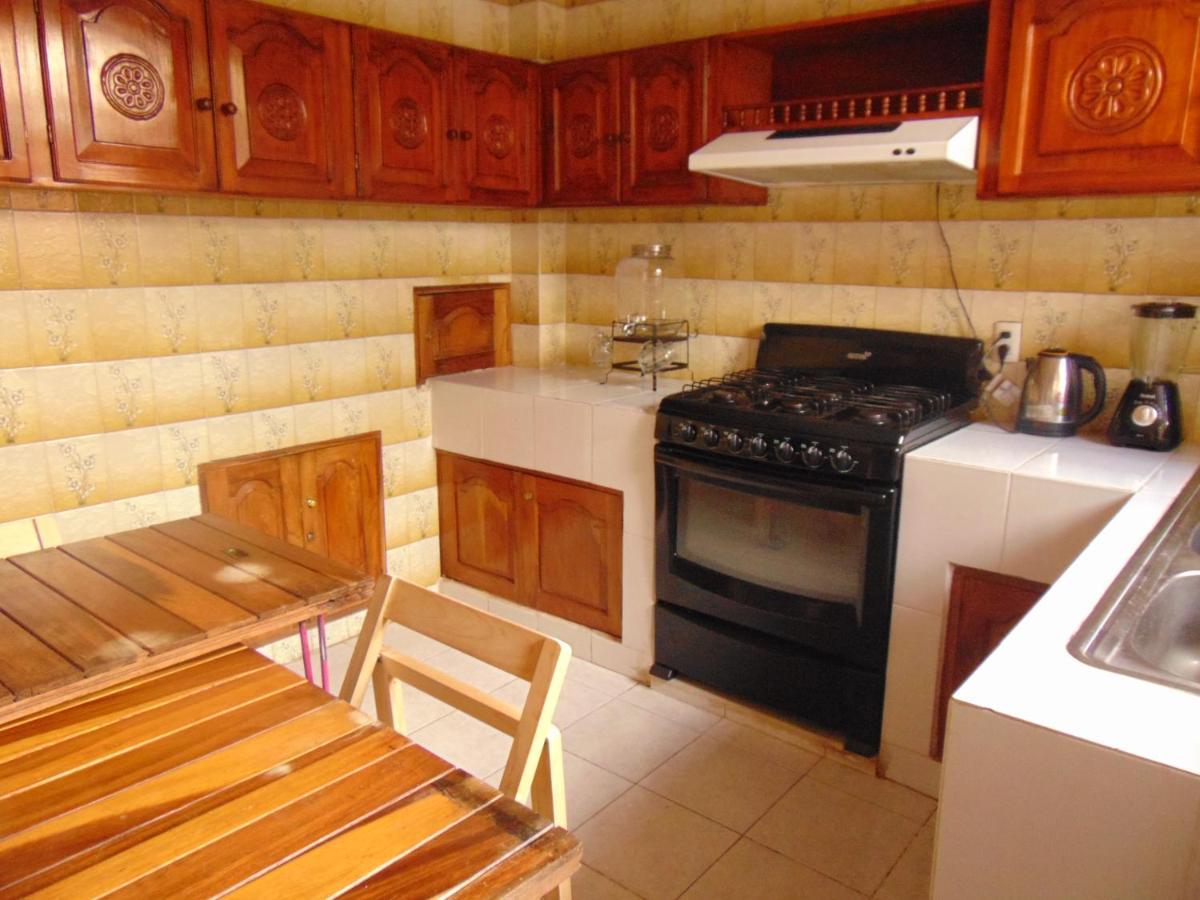 Bed and Breakfast Kaza Muta Сан-Кристобаль-де-Ла-Касас Экстерьер фото