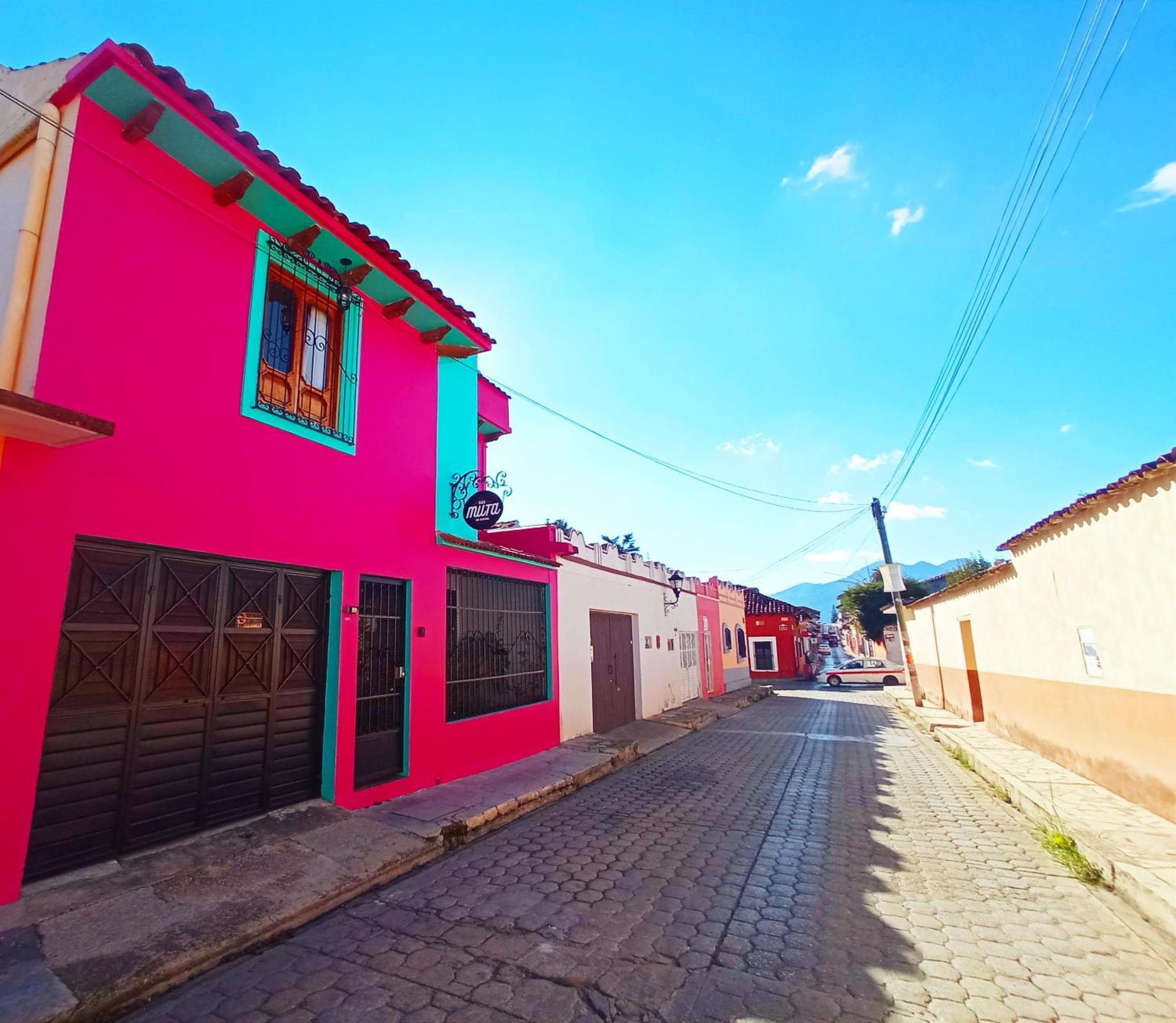 Bed and Breakfast Kaza Muta Сан-Кристобаль-де-Ла-Касас Экстерьер фото