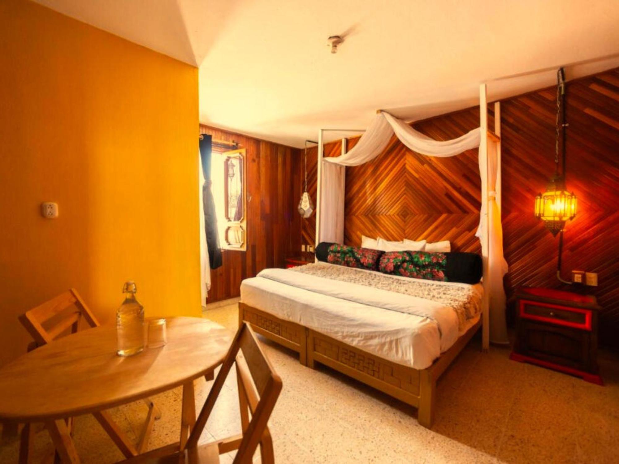 Bed and Breakfast Kaza Muta Сан-Кристобаль-де-Ла-Касас Экстерьер фото